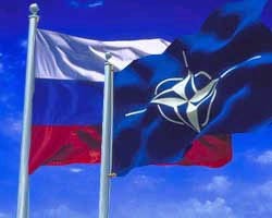 NATO, Russia approve military cooperation plan for 2012 - ảnh 1